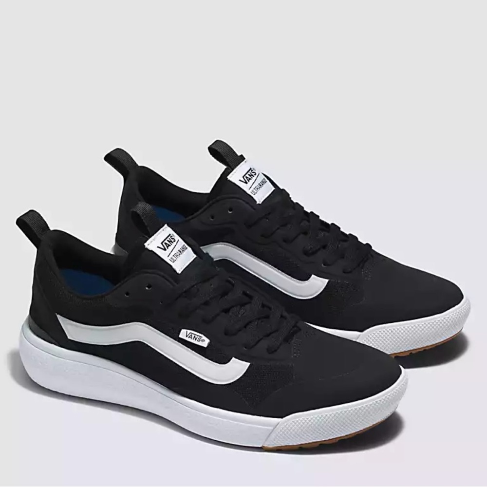 Vans Black and white UltraRange